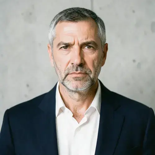 Portrait of Alex Vinogradov, Chief Executive Officer of Muscalfrnut Technologies